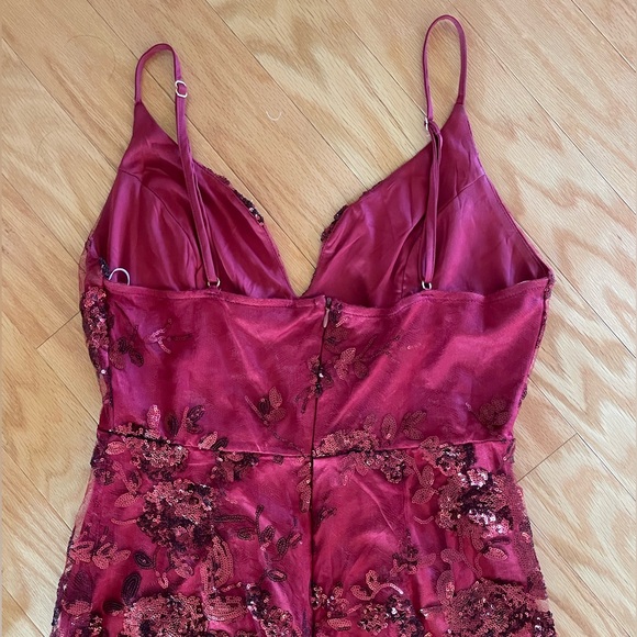 BURGUNDY Prom Dress with Floral Design - Picture 4 of 5